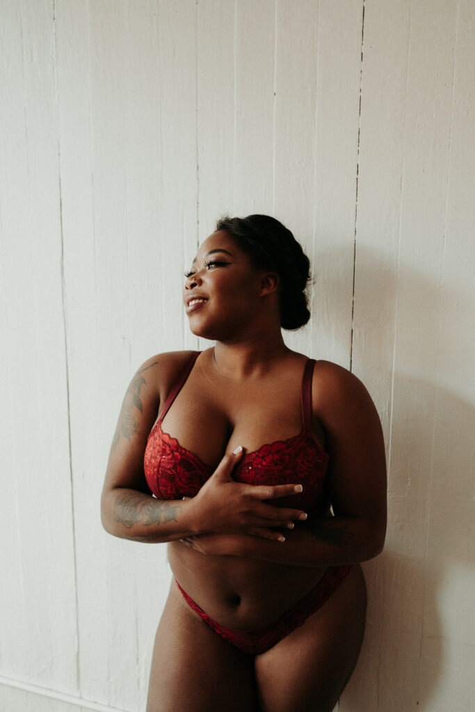 woman posing for her empowerment boudoir session 