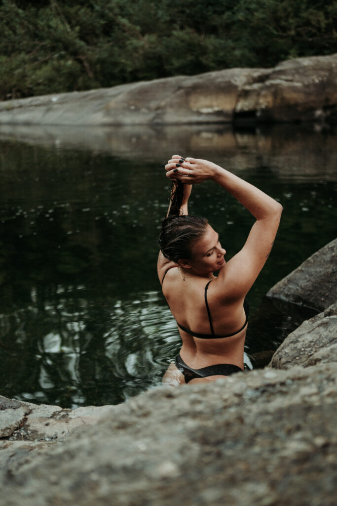 woman posing for her empowerment boudoir session 