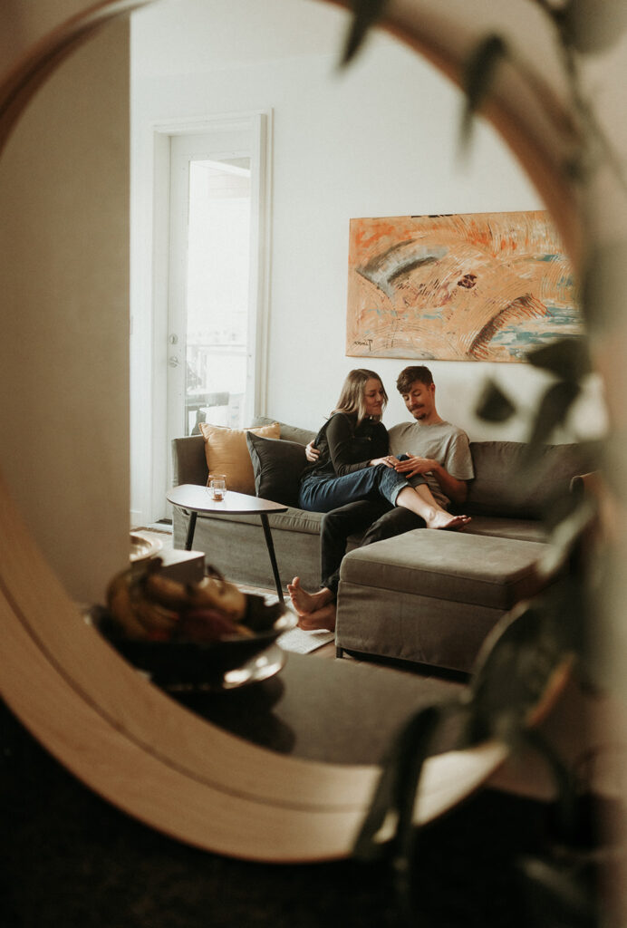 couple posing at engagement photos
